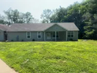 Lake View Cadiz, KY Lakefront 3 Bedroom with AC, Private Dock. Lake Barkley