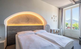 Seven Boutique Hotel - Housity
