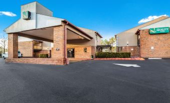 Quality Inn Columbia Airport - Housity