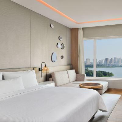 Concierge King Room with Lake View