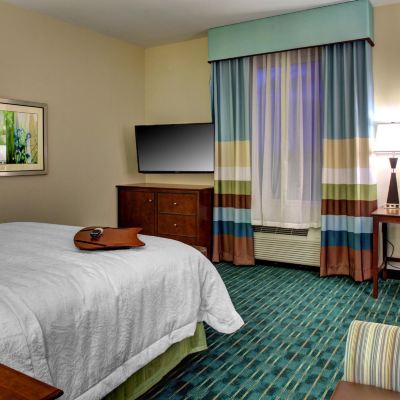 Hearing Accessible King Room Hampton Inn and Suites Coconut Creek Promo Code