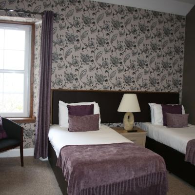 Standard Twin Room with Side Sea View