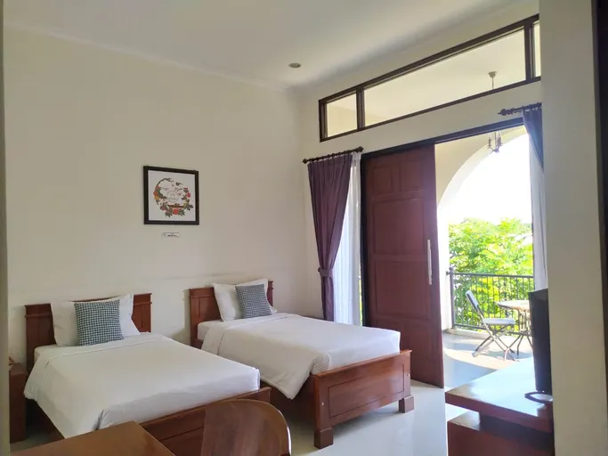 Greentrees Guest House - Malang