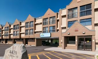 Days Inn by Wyndham Calgary Northwest