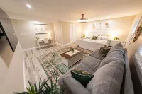 Extra large 1 Bedroom apartment! Hotel in zona Worldcom Exchange Inc