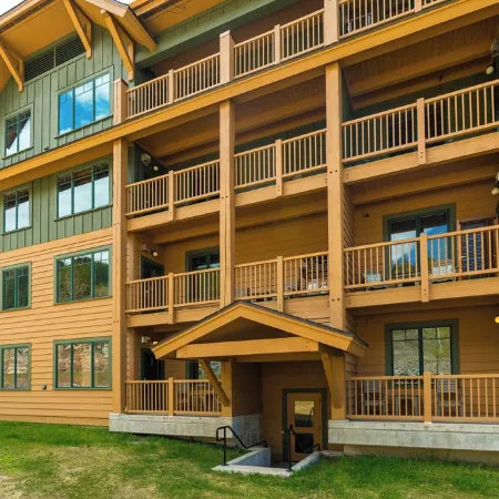 Ski in-Ski out Morning Eagle 3-bedroom condo in Whitefish