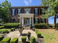 1851 Historic Maple Hill Manor B&B Hotels in 