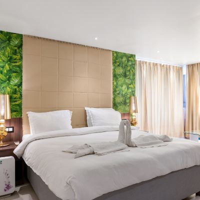 Premium Room with Balcony, 1 Bedroom, City View Niranjana Hotel Promo Code