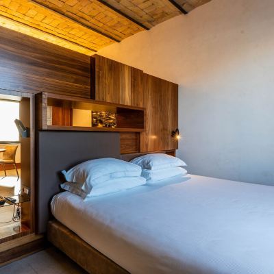 Junior King Suite Gasometer Urban Suites Promo Code