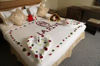 La Rive Hotels & Suites Hôtels à : 