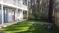 4 Bed Villa-Sleeps 8-Parking-Garden-Sea View Hotels in 
