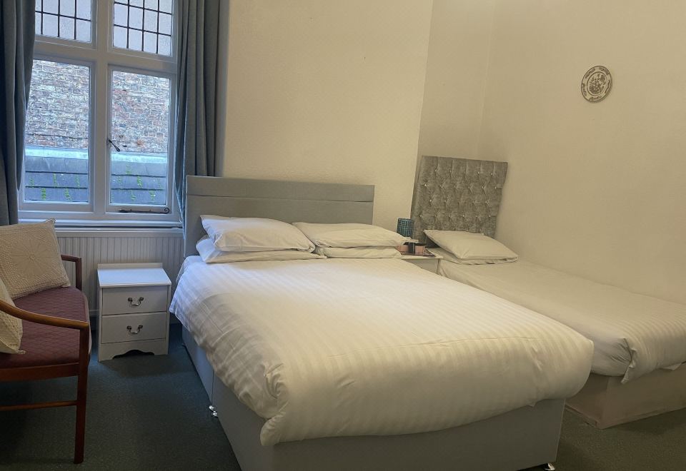 豪华三人房， 独立浴室