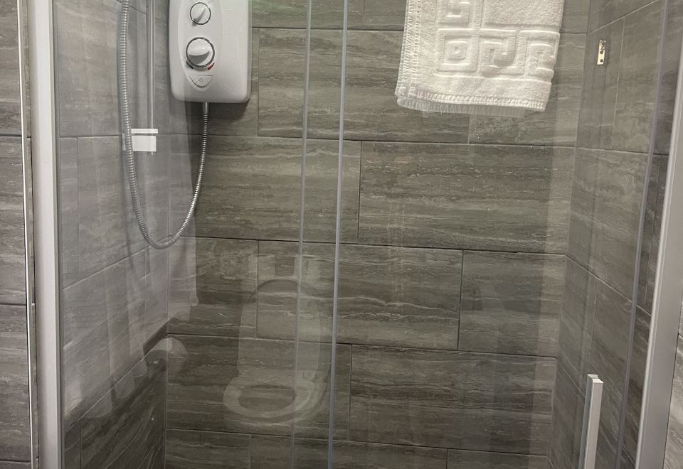 豪华四人房， 独立浴室