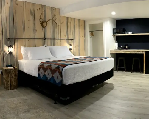 Outdoors Inn Hotels in Ponderay