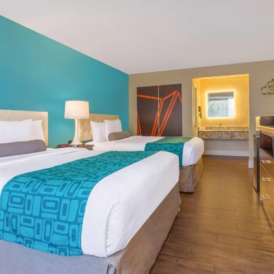 2 Queen Beds Room, Non-Smoking Howard Johnson by Wyndham Lakeland Promo Code