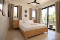 Casita Curtis- luxurious 6-bedroom villa inside HACIENDA CAMPO VERDE w- WiFi, AC Hotels in 
