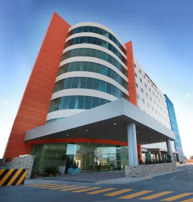 Hampton Inn & Suites by Hilton Aguascalientes Airport Отели в г. 
