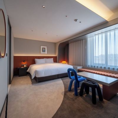 Boutique Corner King Room + Urban Oasis Pass For 2 (Indoor Swimming Pool / Sauna / Fitness) 그랜드 플라자 청주 쿠폰