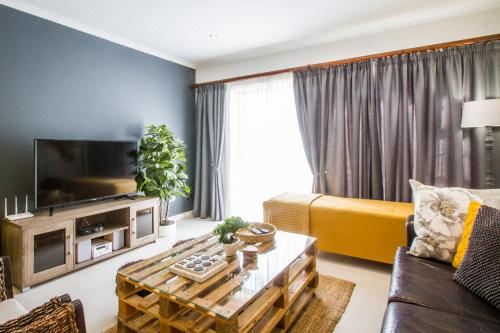 现代两卧室小屋