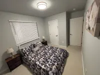 Charming 2-bedroom, 2-1/2 bath,New house with AC, in Seattle. Airport 4.2 miles. ベリアンのホテル