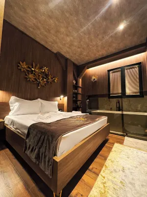 The HH Point Hotel a 
