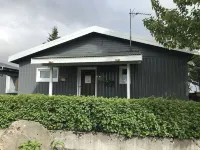 Hlíðarból Guesthouse Hotele w: 
