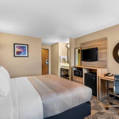 Standard King Room - Non-Smoking Super 8 by Wyndham Fairfield Promo Code