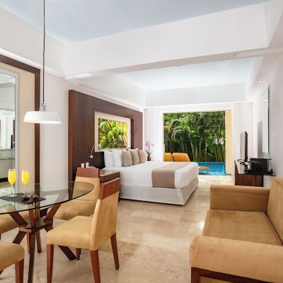 Altitude Club Junior King Suite Swim Out Krystal Grand Nuevo Vallarta Promo Code