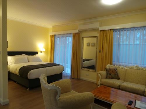 Colin's Garden Apartment