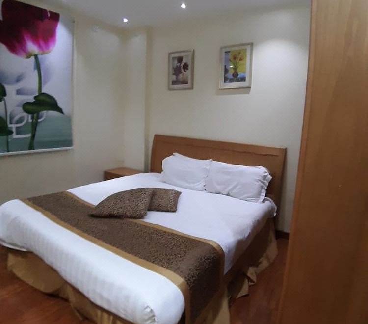 OYO 482 Sewan Hotel Apparments - Housity