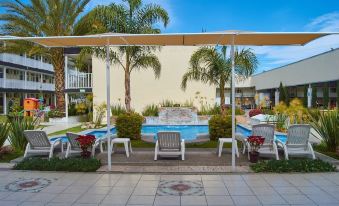 Hotel del Alba Inn & Suites