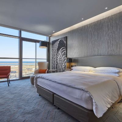 Deluxe King Room with Marina View