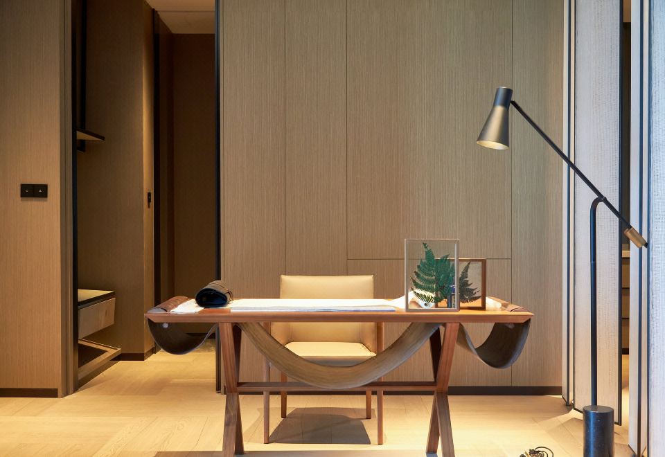 Crowne Plaza QidongPresidential Suite