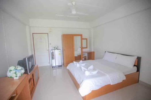 Grand Charoonrat Apartment