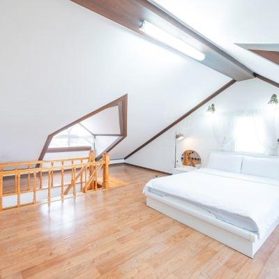 303 (Duplex, Dog Only) 거제도 어우름펜션 쿠폰