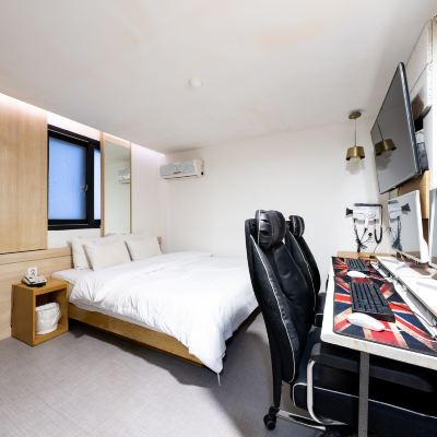 Pedestrian-Only Ott Couple Pc Room (Top-Quality Chair) 레니엘호텔 부평점 쿠폰