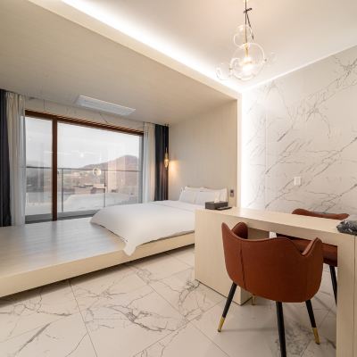 Standard Healing (Massage Chair, Bathtub, Queen Bed, Off-Site Parking) Yangpyeong the Line Drive Inn Hotel 쿠폰