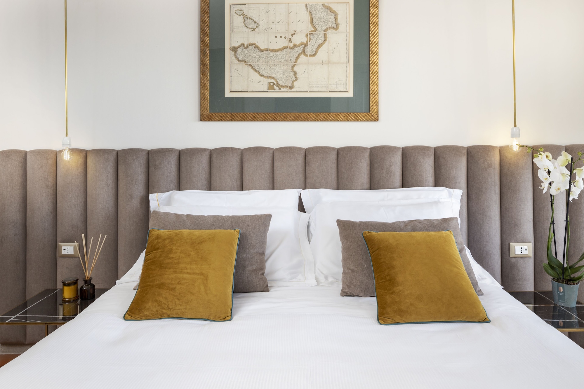 豪华房，海景（海和埃特纳火山多床视图）