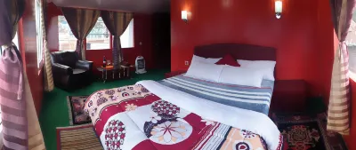 Lama Hotel - Himalayan Burger Hotels in 