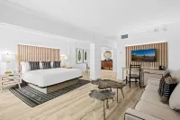 Beachcomber Resort & Club