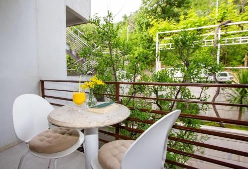 花园景一室公寓 - 带阳台