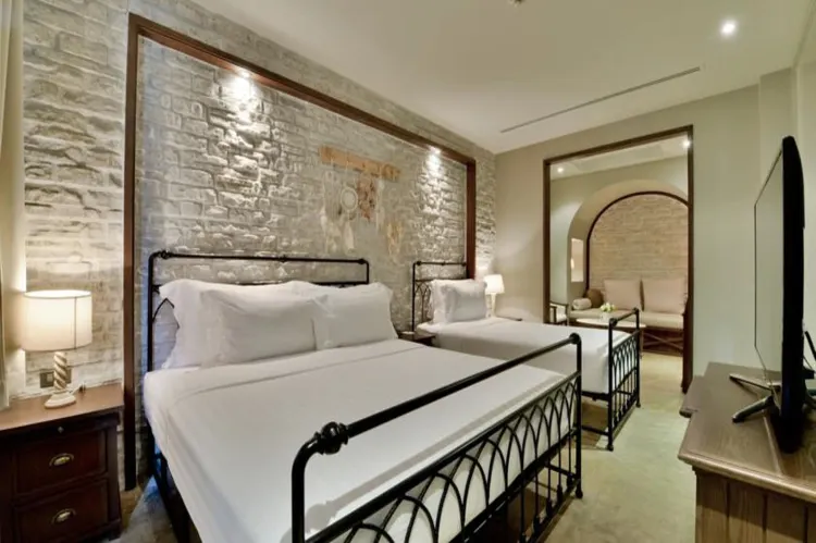 Glory Thames Garden Suite