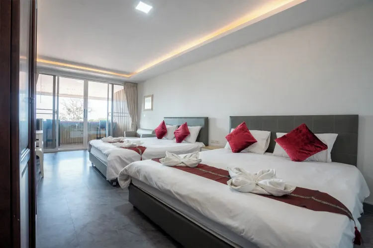 ห้องสุพีเรียร์เตียงแฝดพร้อมฝักบัว