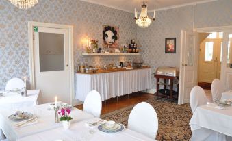 Annas Hotell - Housity