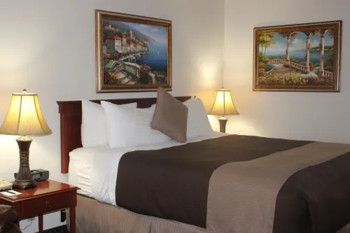 O'Cairns Inn and Suites