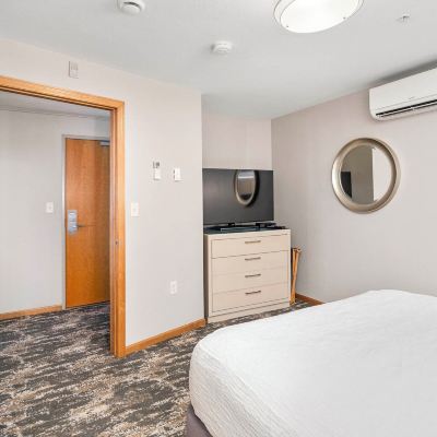 One-Bedroom Condo with Lake View Beacon Pointe on Lake Superior Promo Code