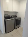Spacious 6-bedroom house in marvelous Clovis with WiFi, AC