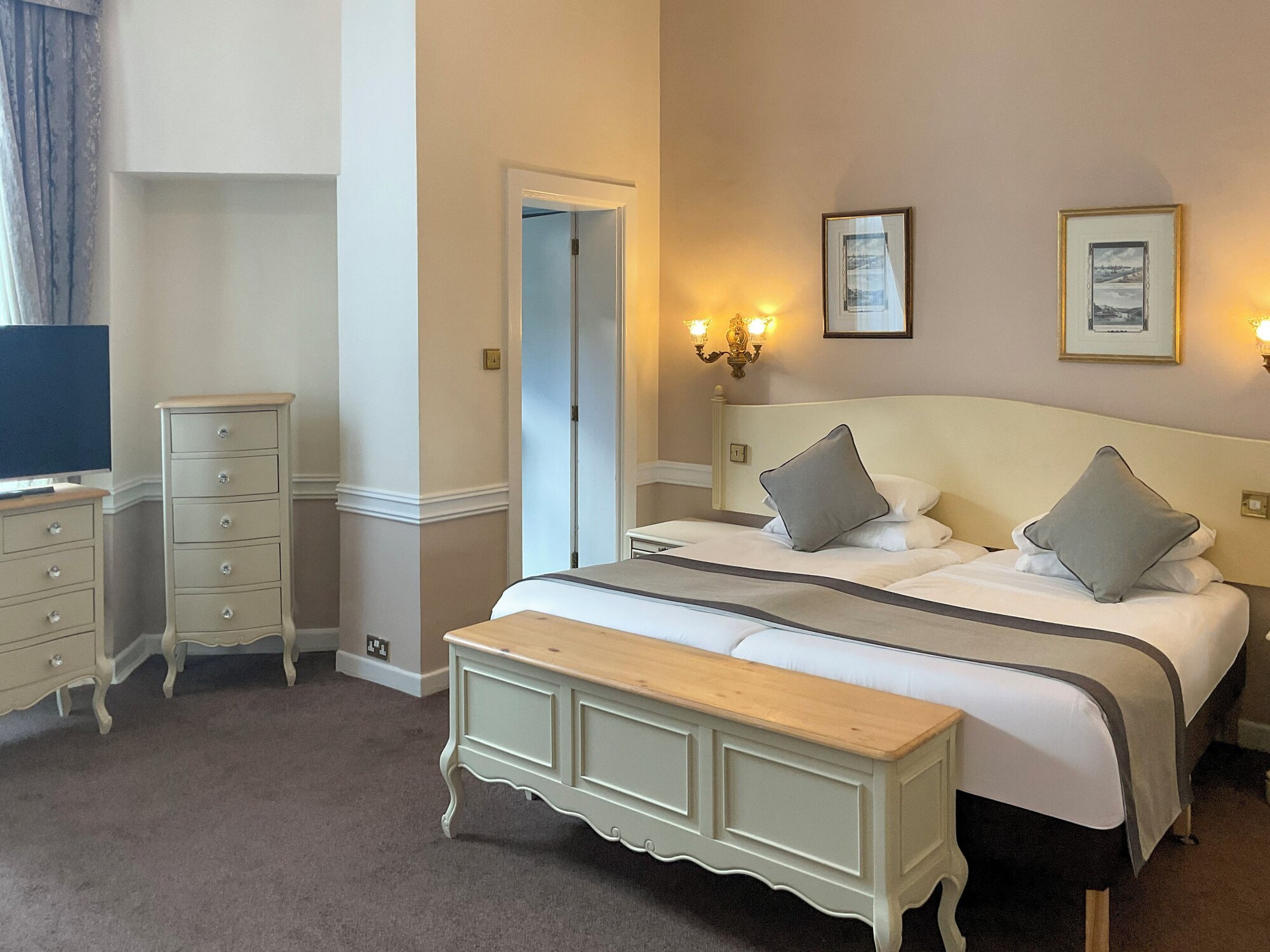 豪华双人或双床房