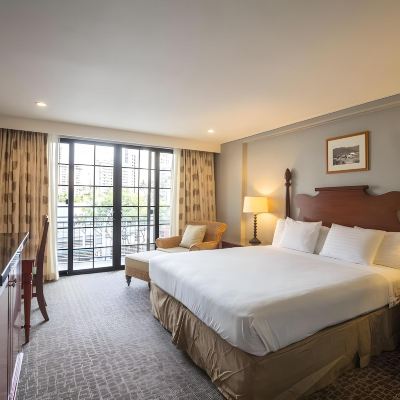 Deluxe King Room Polynesian Residences Waikiki Beach Promo Code