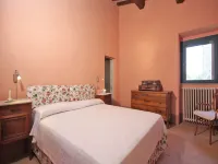Orte Villa for 8 with Parking Hotels in Orte